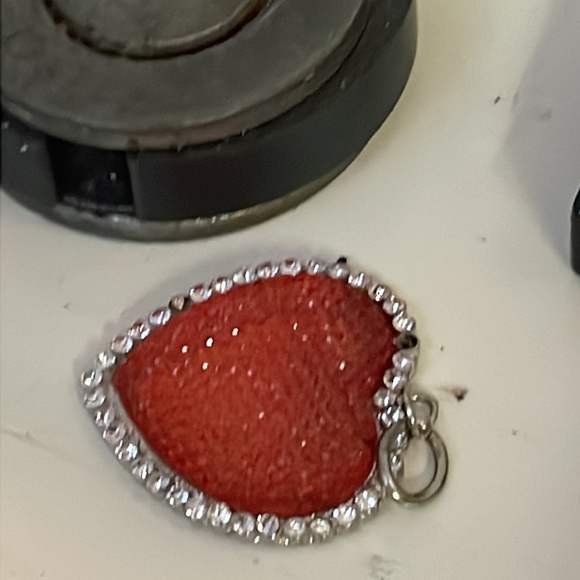 Retro 1990s silver tone pink druzy heart pendant with 38 crystal accents - Picture 8 of 9